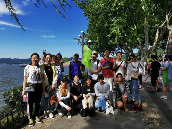 http://124.124.124.125/upfile/FCKeditor/CMS/2019/9组-星火.jpg